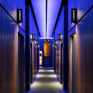 2* Kapslový hotel Cab20